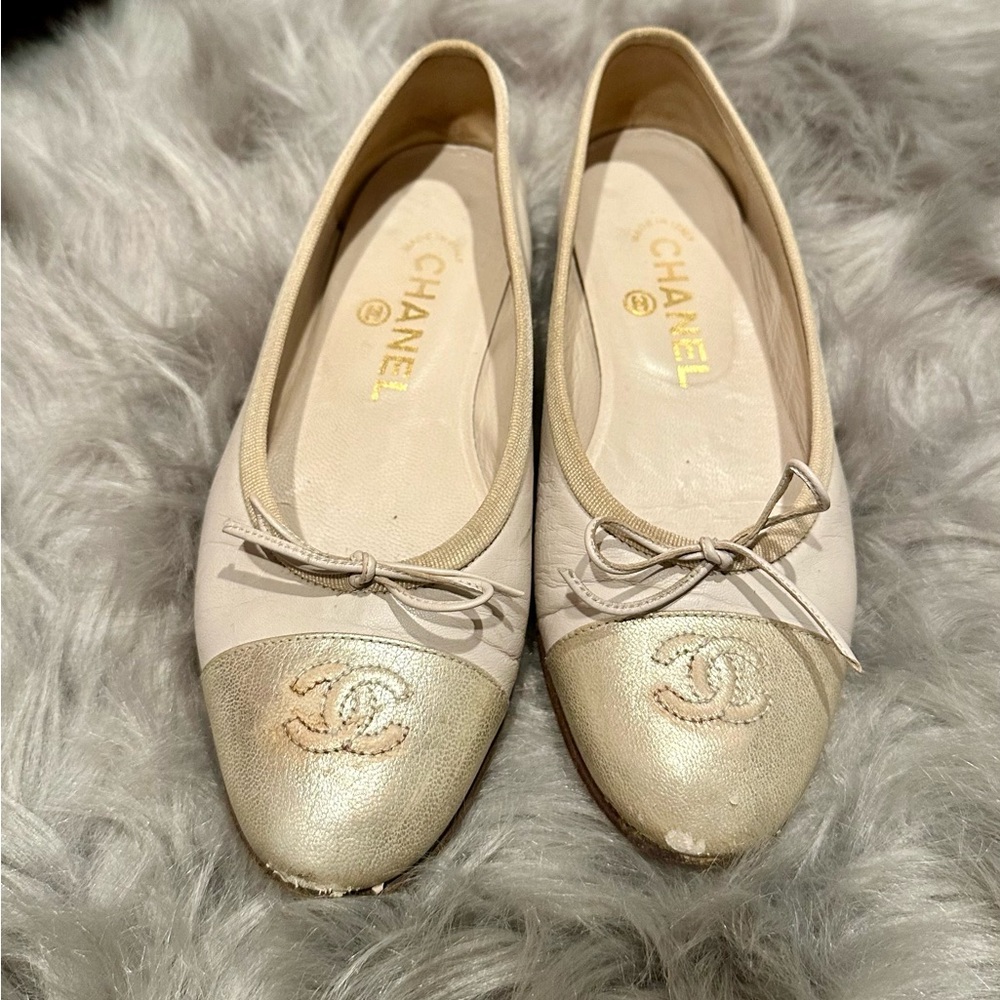 Chanel CC Logo Ballet Flats